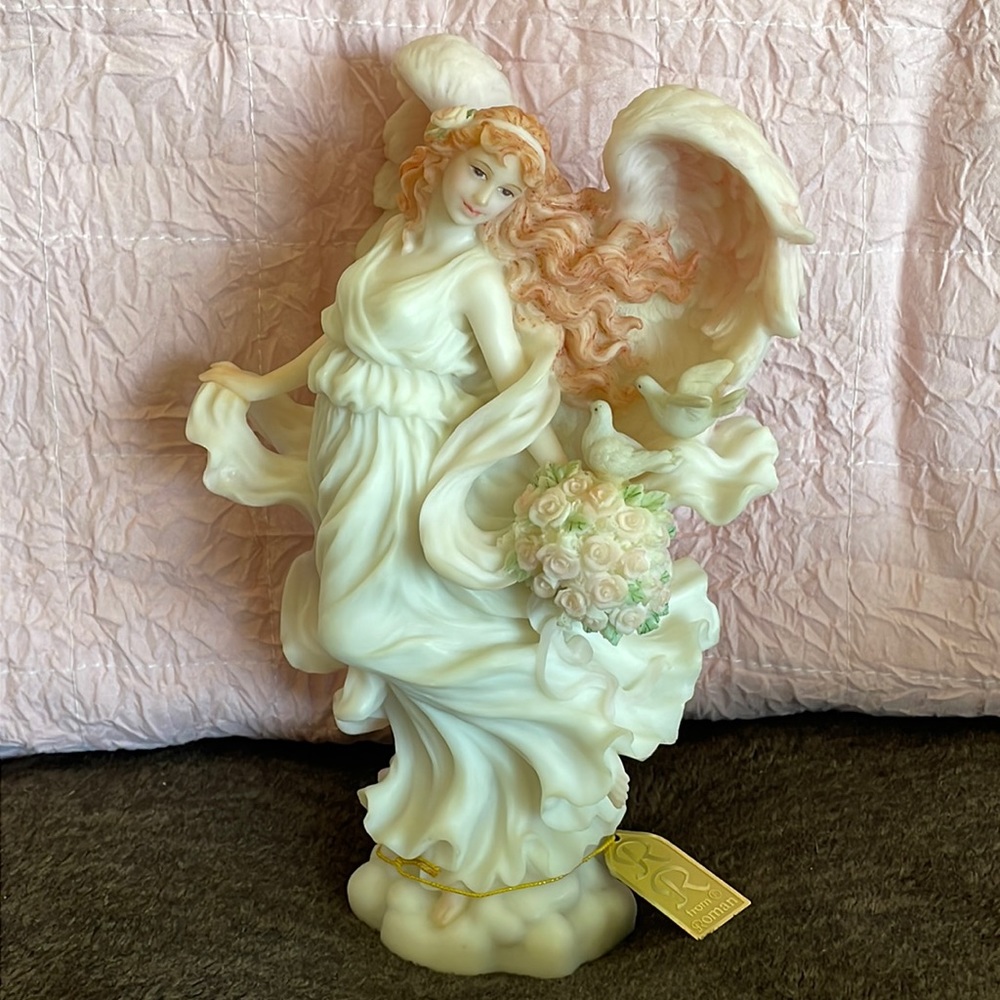 EUC~Seraphim Girl Angel Figurine Classics Harmony, Love's Guardian